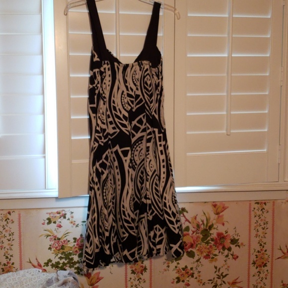 Dress - Picture 2 of 3